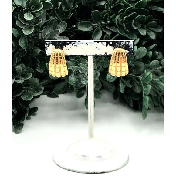 Vintage Gold Tone Clip-On Earrings by Avon - Picture 5 of 6